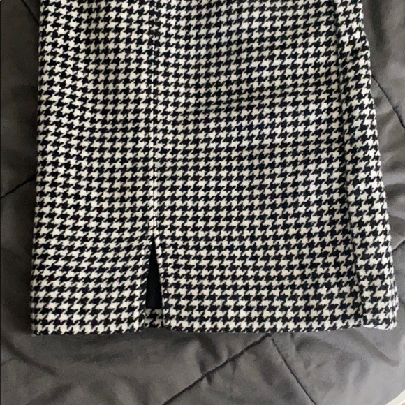Patterned skirt! - Picture 4 of 5